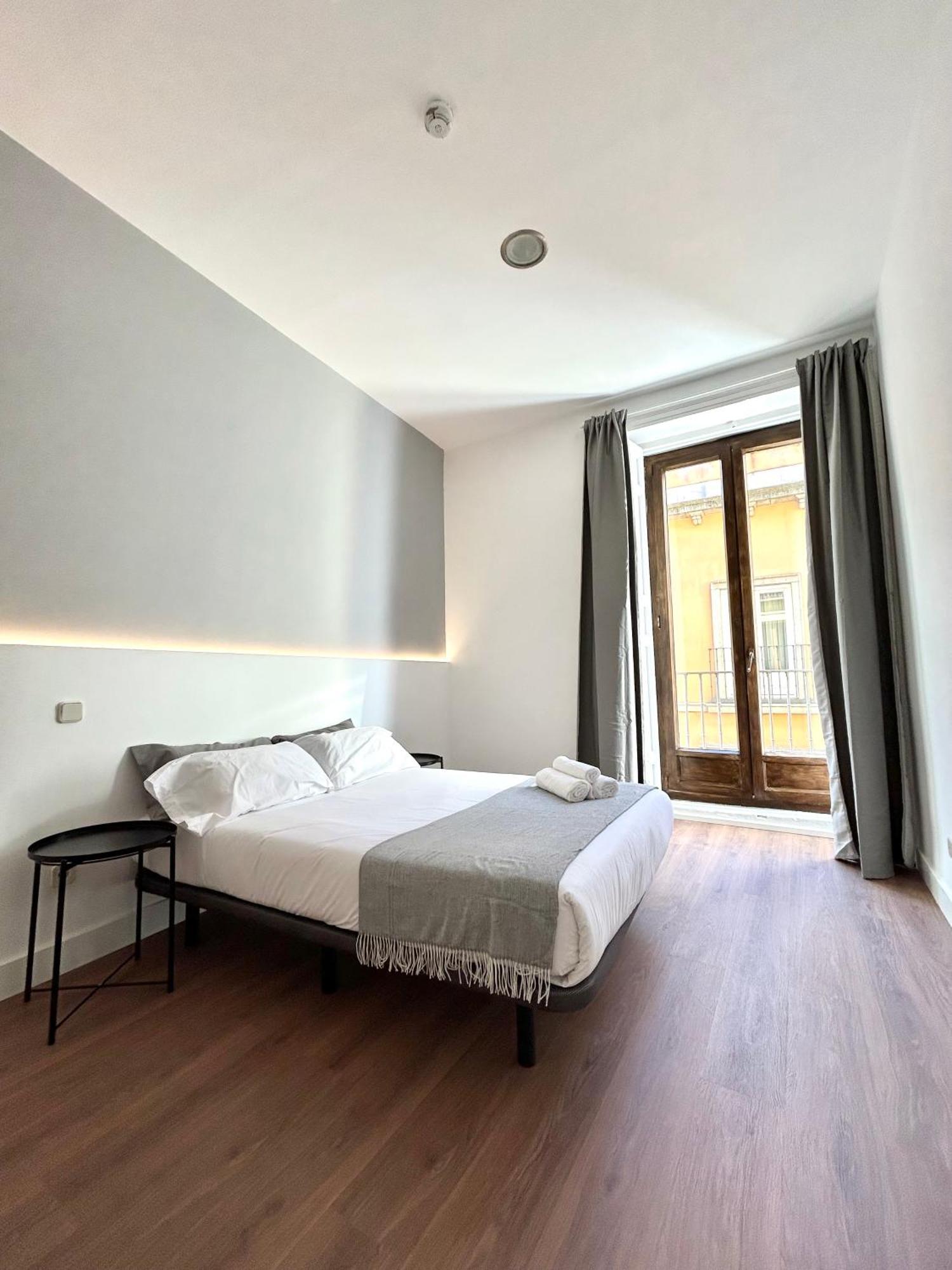 H21 Rooms Madrid Exterior photo